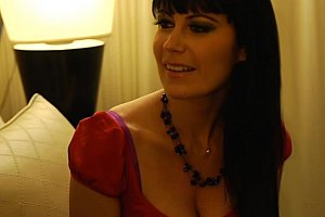 男人把jj狠狠的日进女人逼里 Porn